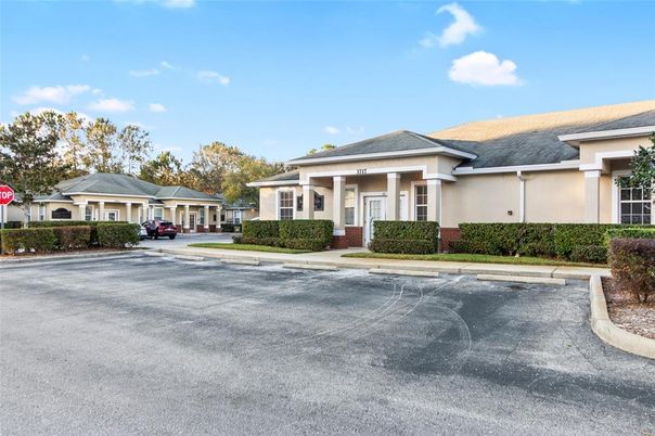 Exterior, Facade, Ranch