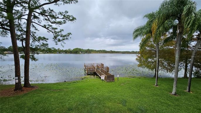 Exterior, Lake