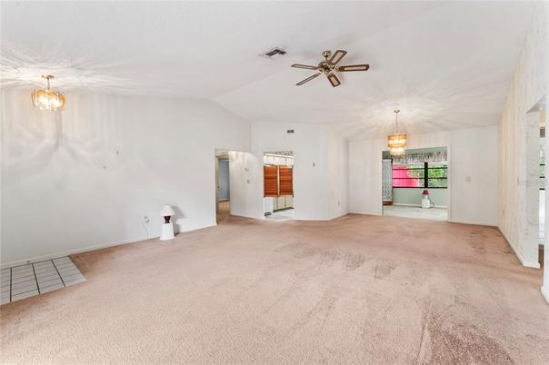 Chandelier, Empty room, Interior, Pendant Lights