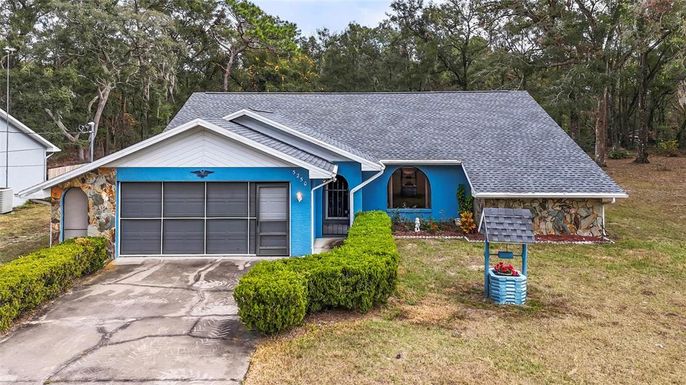 Attached, Exterior, Facade, Ranch