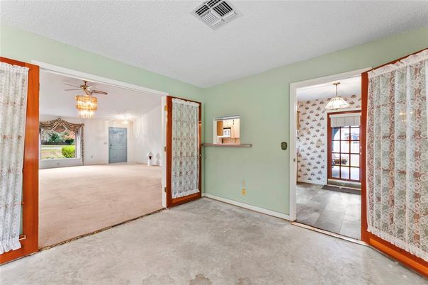 Chandelier, Empty room, Interior, Pendant Lights