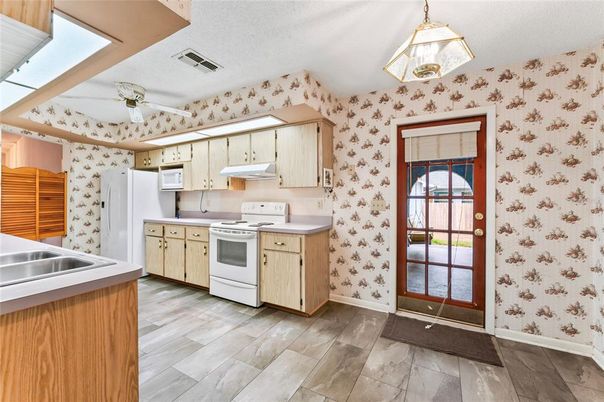 Interior, Kitchen, Pendant Lights, Wood Texture Flooring