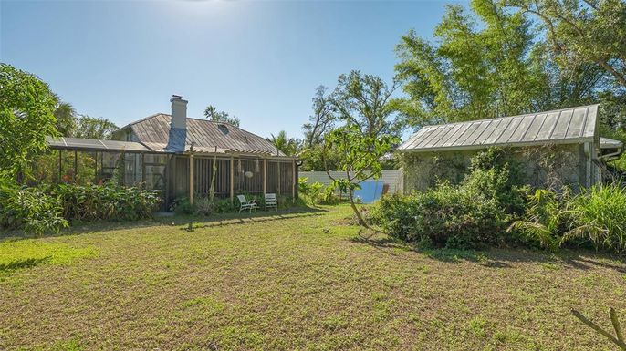 Backyard, Exterior