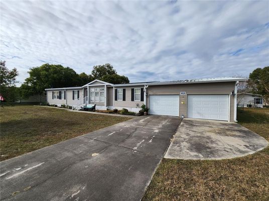 Attached, Exterior, Facade, Ranch