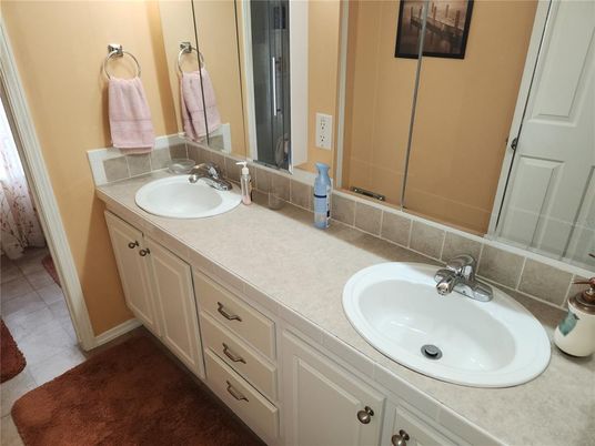 Bathroom, Dual Sink Vanities, Interior