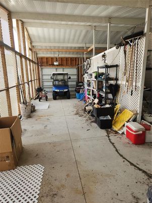Garage, Interior