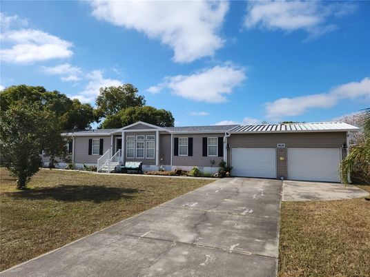 Attached, Exterior, Facade, Ranch