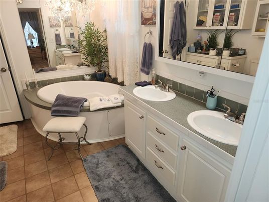 Bathroom, Dual Sink Vanities, Interior