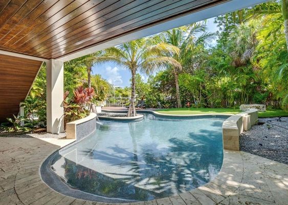 Exterior, Pool