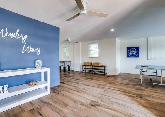 Interior, Recessed Lighting, Wood Texture Flooring