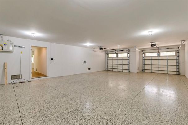 Garage, Interior