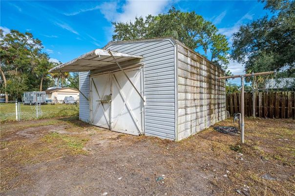 Backyard, Exterior