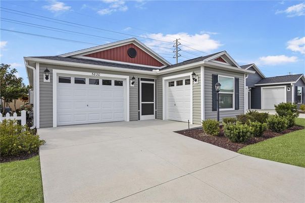 Attached, Exterior, Facade, Ranch