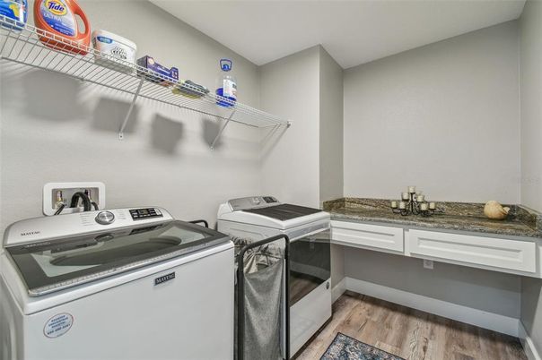 Interior, Washer, Wood Texture Flooring