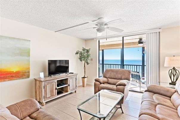 Interior, Living room, Water