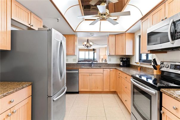 Chandelier, Interior, Kitchen