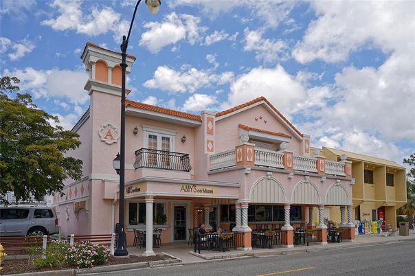 Exterior, Facade, None
