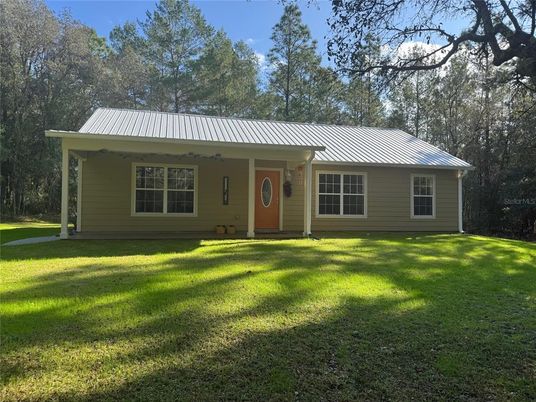 Backyard, Exterior, Facade, Ranch