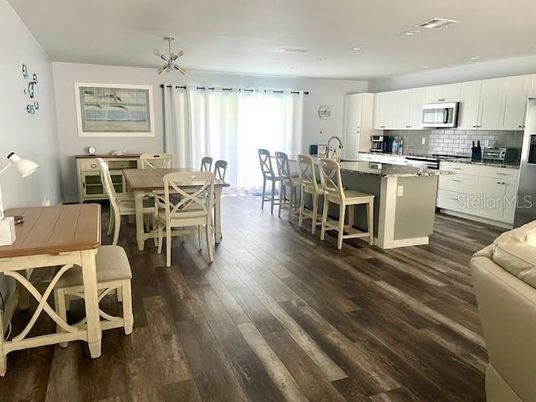 Dining room, Interior, Kitchen, Recessed Lighting, Wood Texture Flooring