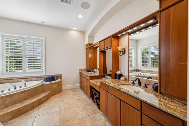 Bathroom, Dual Sink Vanities, Interior, Recessed Lighting