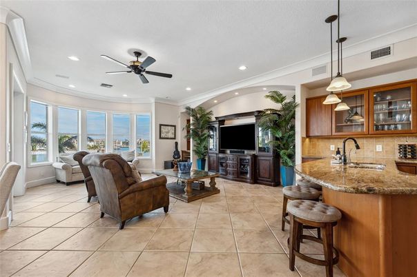 Interior, Living room, Pendant Lights, Recessed Lighting