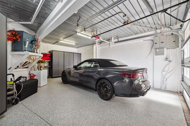 Garage, Interior
