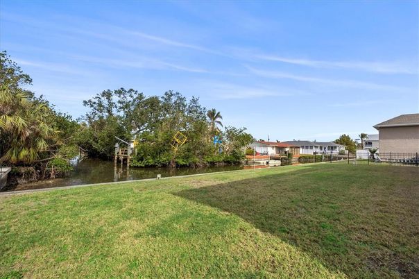 Backyard, Exterior, Lake