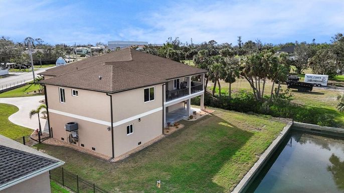 Exterior, Drone