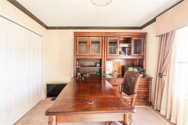 Home Office, Interior