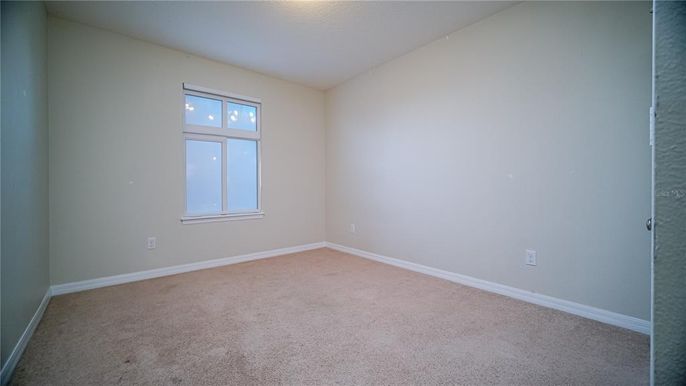 Empty room, Interior