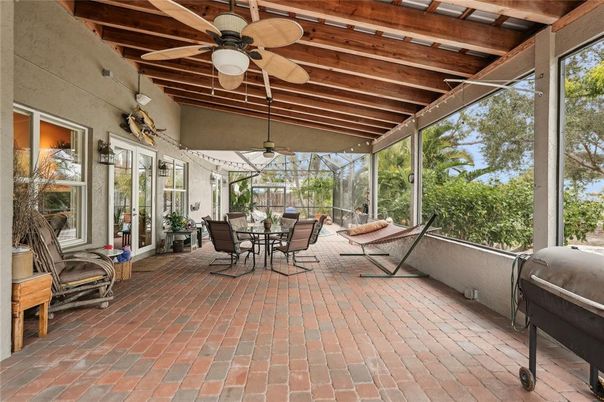 Dining room, Interior, Sun Room, Wooden Beams, Wooden Ceilings