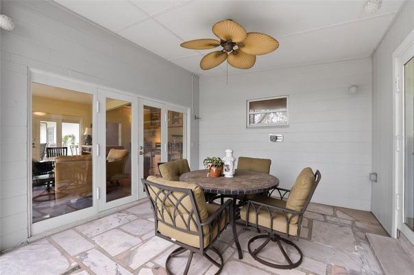 Dining room, Interior