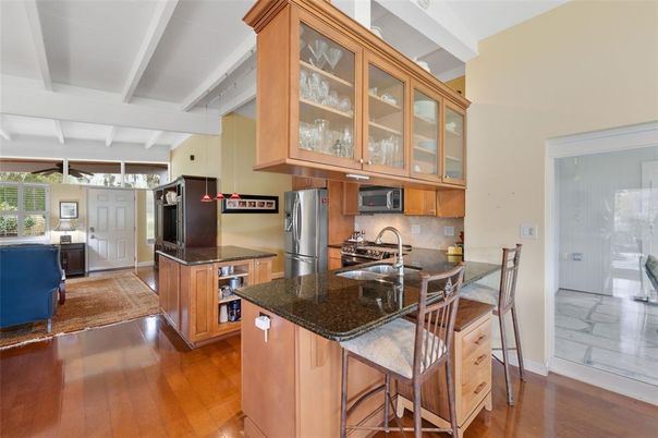 Dining room, Interior, Kitchen, Stainless Steel Appliances, Wood Texture Flooring