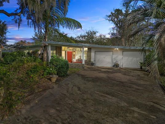 Attached, Exterior, Facade, Ranch