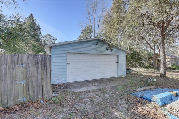 Detached Garage, Exterior