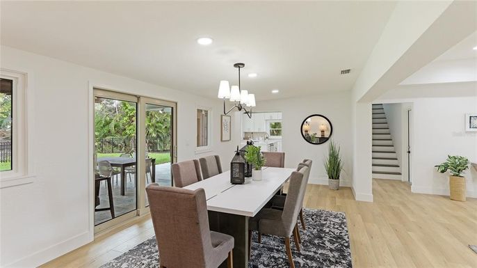 Chandelier, Dining room, Interior, Recessed Lighting, Wood Texture Flooring