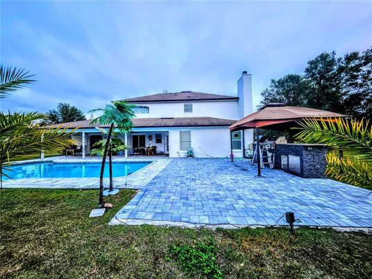 Exterior, Pool