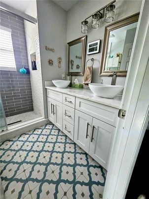 Bathroom, Dual Sink Vanities, Interior