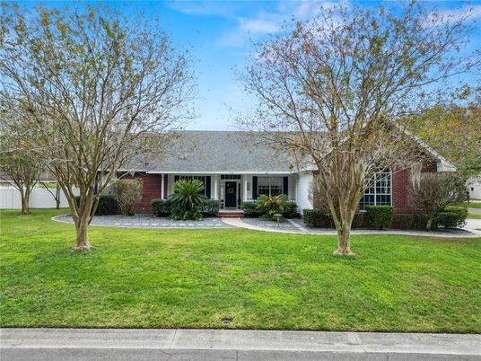 Exterior, Facade, Brick Facade, Ranch