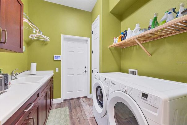 Interior, Washer, Wood Texture Flooring