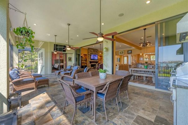 Dining room, Interior, Pendant Lights, Recessed Lighting