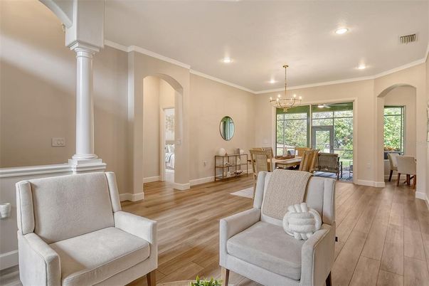 Chandelier, Dining room, Interior, Recessed Lighting, Wood Texture Flooring