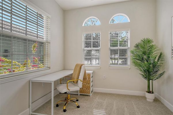 Home Office, Interior