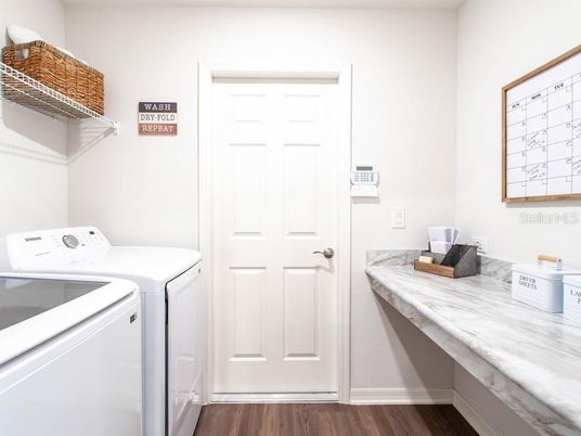 Interior, Washer, Wood Texture Flooring