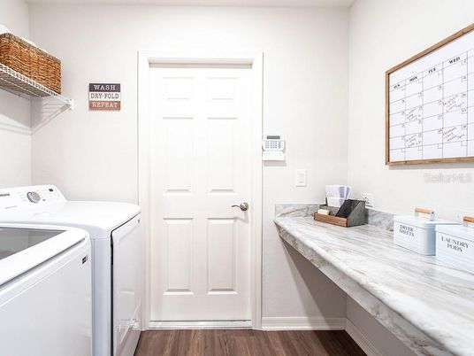 Interior, Washer, Wood Texture Flooring