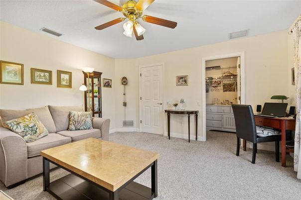 Home Office, Interior