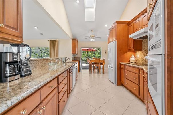 Dining room, Interior, Kitchen, Recessed Lighting