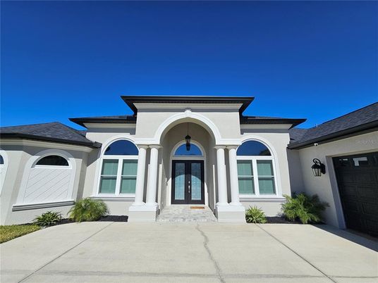 Exterior, Facade, Mediterranean