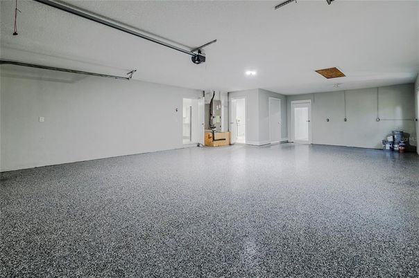 Garage, Interior