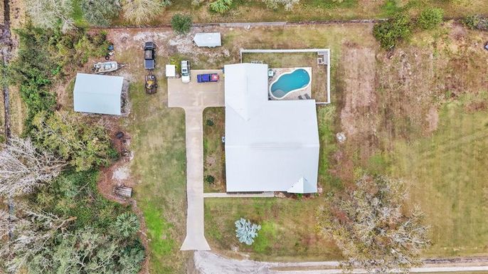 Exterior, Drone